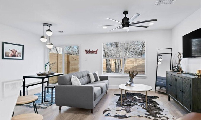 Tanglewood Forest Condo | Luxury 3 Bedroom house with backyard space