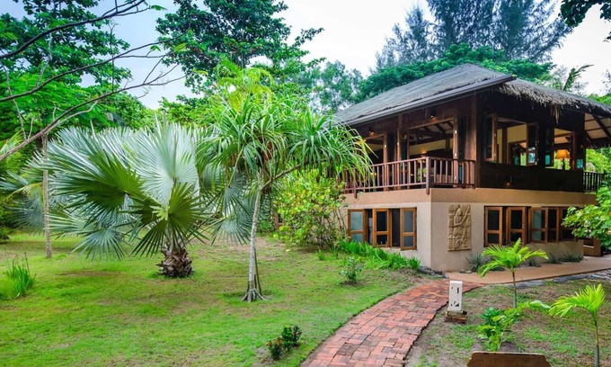 Nuea Khlong Villa | Luxury 3 Bedroom Pool Villa Baan Don !!