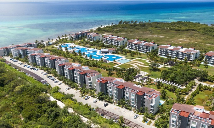 Puerto Juarez Condo | Luxury 3 BR Condo - Beachfront Complex Mareazul