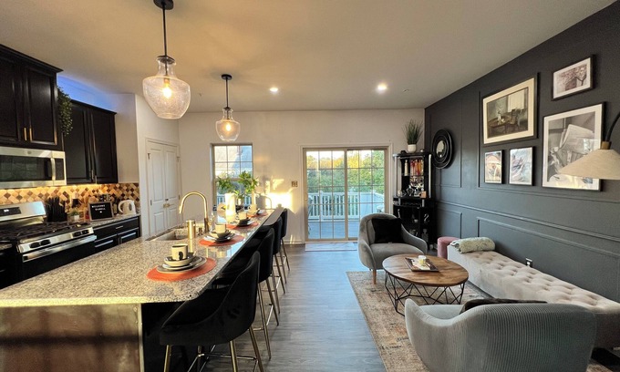 Brooklyn Park House | Luxury 3-Level Townhome Near BWI, Easy City Access, Parking Included