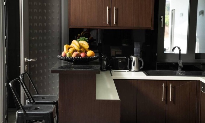 Tsikalaria Apartment | Luxury 3bd maisonette apartment near Souda port