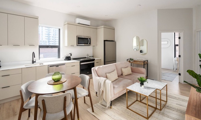 Griffintown Apartment | Luxury 3Bdr Prime Location Dt/Old Port