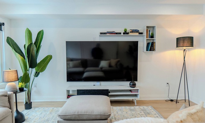 Earlscourt House | Luxury 3BR Coach House in the Heart of Toronto | 2 Kitchens, 3.5 Baths