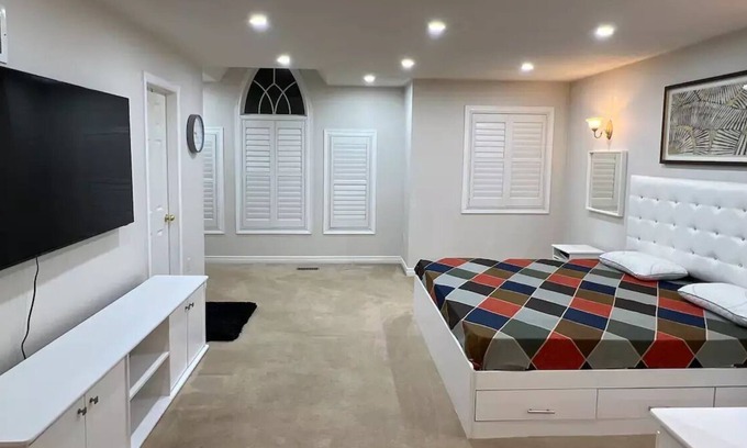 Meadowvale Village House | Luxury 4 bed room house