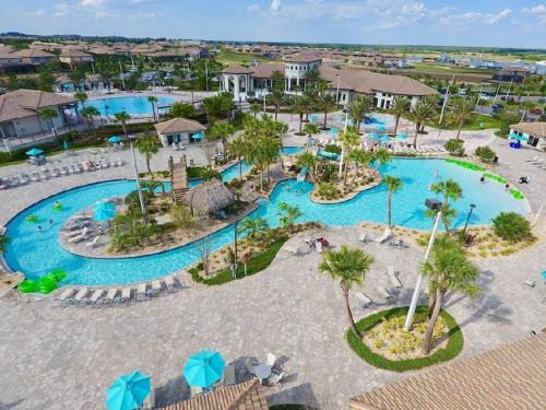 Davenport House | Luxury 4 Bedroom 3 bathroom pool Home 258