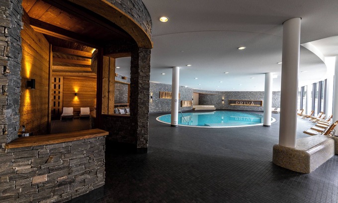 Valbella Apartment | Luxury 4-person apartment - Extra accessible in the holiday park Landal Alpine Lodge Lenzerheide