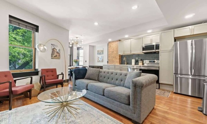 Shaw Apartment | Luxury 4BR Home - Historic Heart of DC