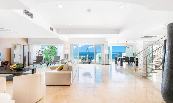 Maho Condo | Luxury 4BR Penthouse - The CLIFF - Beachfront Resort with Spa & Restaurantn