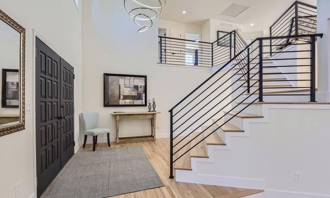 Highlands Ranch House | Luxury 5-bedroom House with numerous Outdoor Spaces & Private Office