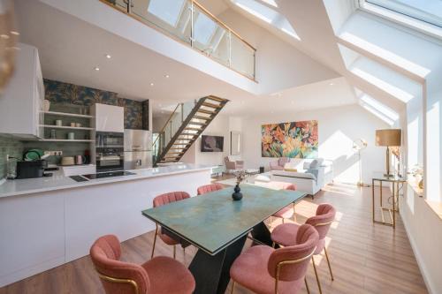 Terezvaros Apartment | Luxury 5 bedroom 5 bathroom penthouse by the Opera