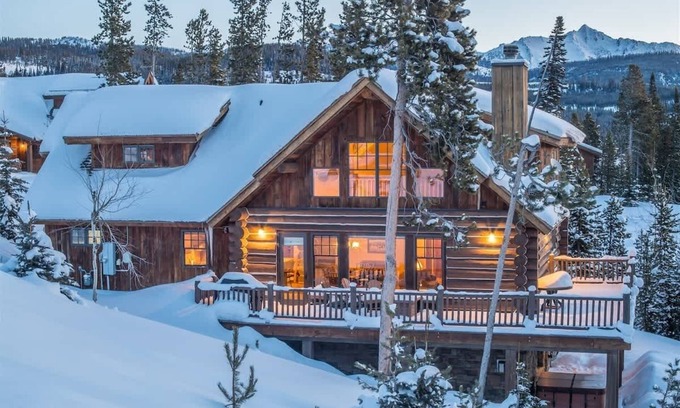 Powder Ridge Cabin | Luxury 5 Bedroom Big Sky Retreat