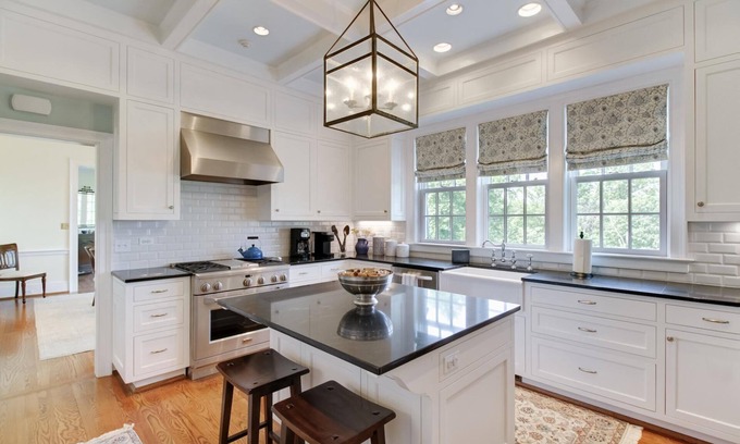 Valley Springs House | Luxury 5-Bedroom Home with Mountain Views