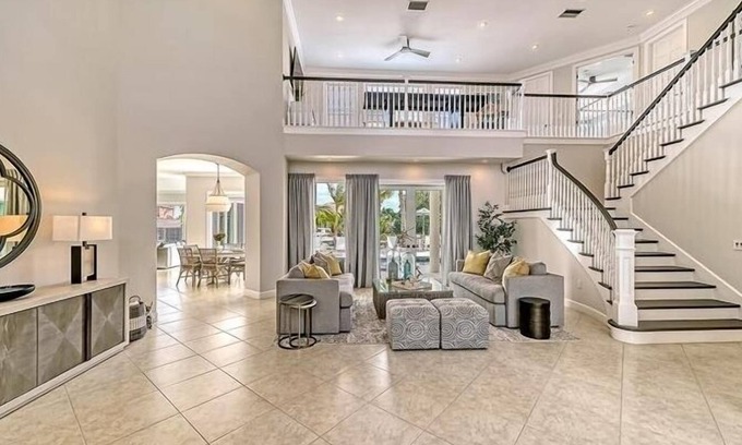Longboat Key House | Luxury 5 bedroom on canal