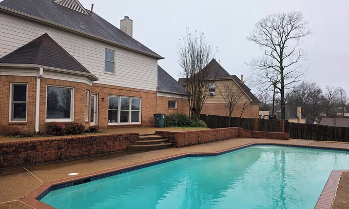Cordova House | Luxury 6 BR Home near Memphis Airport with Upscale Amenities.