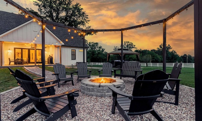Keene House | Luxury 6BR w Spa+Sauna+Theater+GameRoom+FirePit