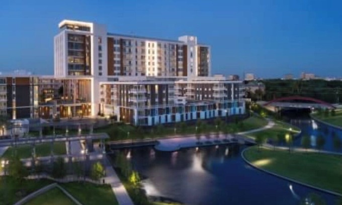 Addison Apartment | Luxury and 1-bedroom apartment with fitness room, WiFi in phenomenal Addison