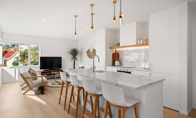 Mission Bay Apartment | Luxury Apart, Seaviews & Balcony, Full Kitchen