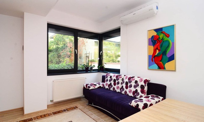 Sector 1 Apartment | Luxury apartment by the park/Arch of Triumph