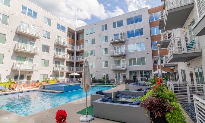 University District Apartment | Luxury Apartment in Grandview