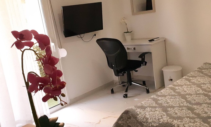 Athens Apartment | Luxury apartment near metro