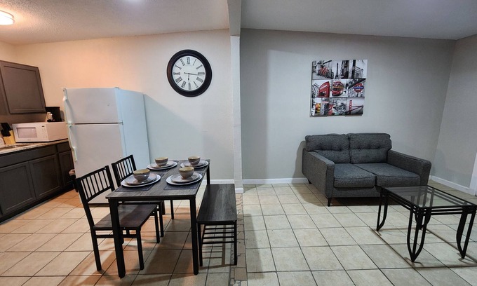 Biggs Field Apartment | Luxury Apartment Suite 2