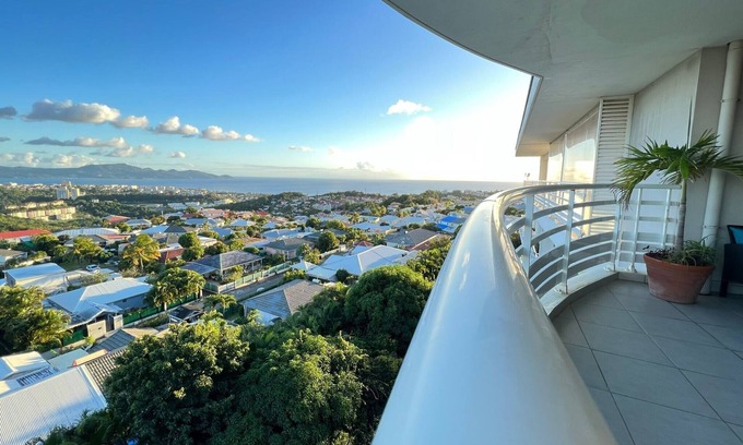 Case-Pilote Apartment | Luxury apartment with sea view