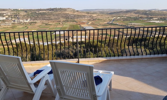 Mellieha Apartment | Luxury Apartment with breath taking views close to Golden Bay