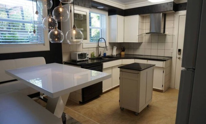 Kalamazoo Apartment | Luxury Apartment with Patio