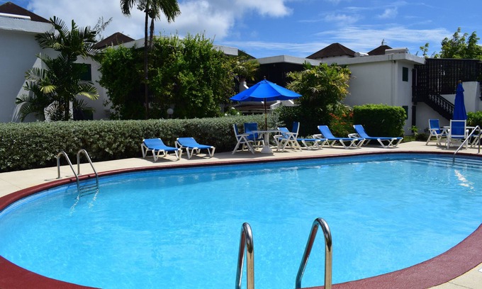 Worthing Apartment | Luxury apartment with views of 4th green and pool