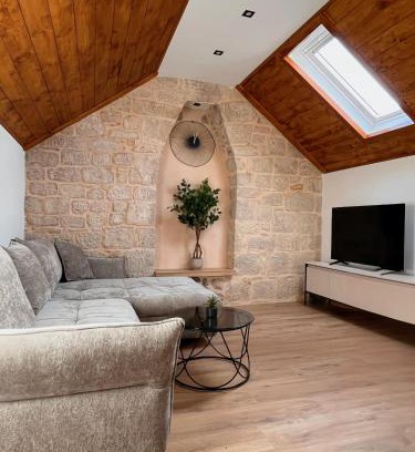 Sinj Apartment | Luxury apartments White house