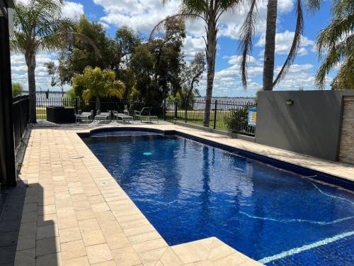 Yarrawonga House | Luxury at Linthorpe