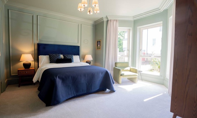 Ballycastle House | Luxury Ballycastle townhouse close to the seafront and beach.