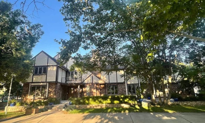 Utah County Apartment | Luxury Basement Apartment with Private Entrance. Play with Farm Animals!