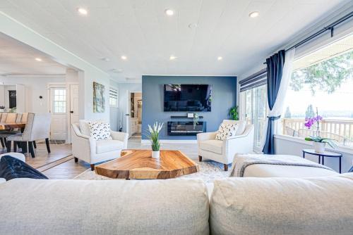 Magnetawan House | Luxury Beach Cottage - Maijac Resort & Marina