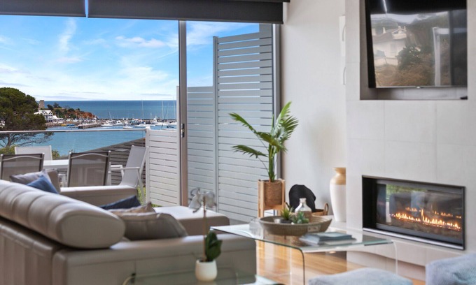 Mornington House | Luxury Beach holiday