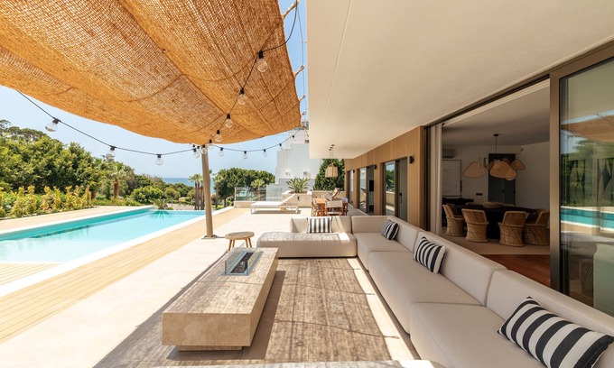 Oura Villa | Luxury Beach Villa - Casa do Forte- Infinity pool- Sea view
