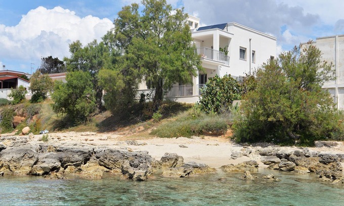 Marina di Pulsano Villa | Luxury beach villa in Puglia sleeps 12