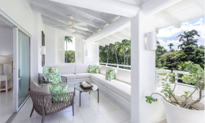 Porters Apartment | Luxury beachfront 2 bed, 2 bath apartment, overlooking pool, newly refurbished