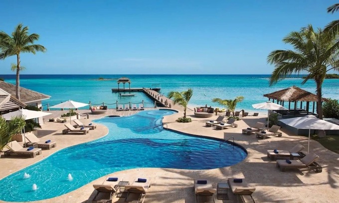 Montego Bay Resort | Luxury Beachfront All Inclusive Resort Jamaica Swim Out Ocean View