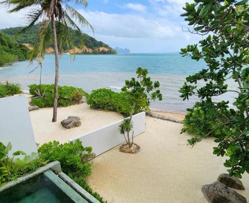 Pa Klok Villa | Luxury Beachfront AMANA Villa 4 Br at Ta-Ke Residence A
