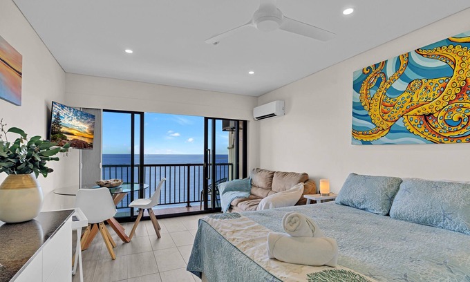 North Ward Apartment | Luxury Beachfront Studio on the Townsville Strand