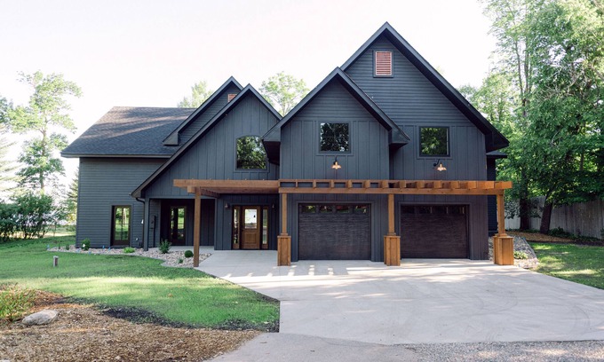 Brainerd House | Luxury Brainerd Sandy Beach Lake Cabin - Sleeps up to 18!
