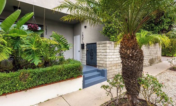 Pico - Robertson Apartment | Luxury brand new 1 BDR Beverly Hills adjacent fully furnished with AC and wifi