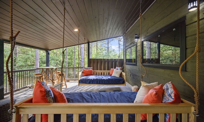 Hochatown Cabin | Luxury Cabin-2 Covered Decks-Hot Tub-Fire Pit & Game Room-in Hochatown-Flat Road