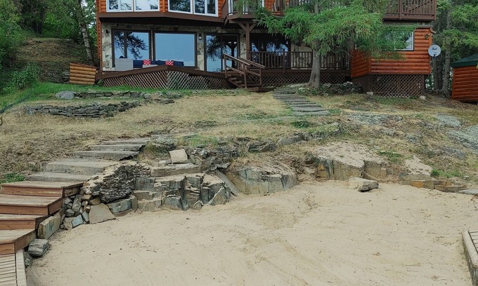 Whiteshell Cabin | Luxury Cabin at West Hawk Lake