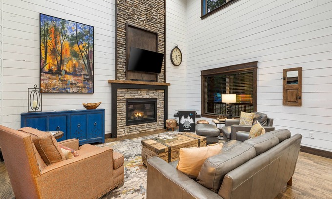 Broken Bow Cabin | Luxury Cabin Getaway: 1 Mi To Broken Bow Lake!