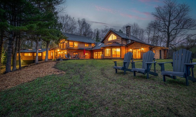 Trent Lakes Cabin | Luxury Cabin On Private 100+ Acre Beachfront Lake!