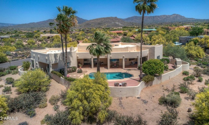 Carefree Rolling Hills House | Luxury Carefree Santa Fe View House On An Acre.