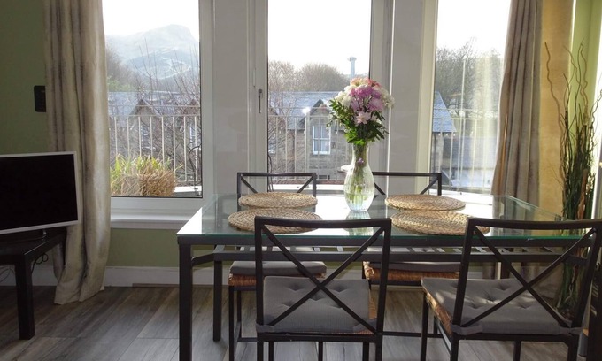 Gifford Apartment | Luxury, central apartment with stunning views