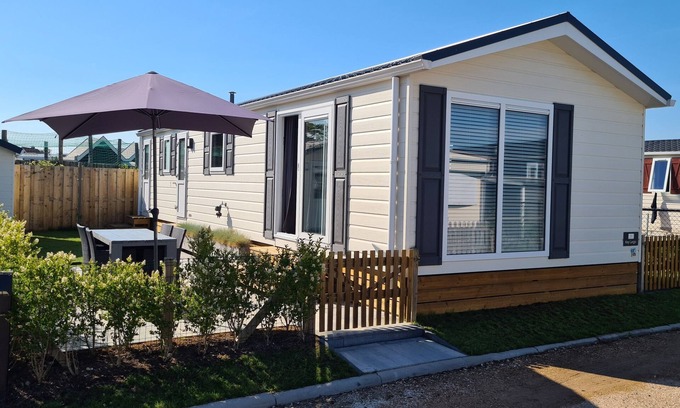 Renesse Ski Chalet | Luxury Chalet for 4 p on Holiday Park Zonnedorp (Renesse, the Netherlands)